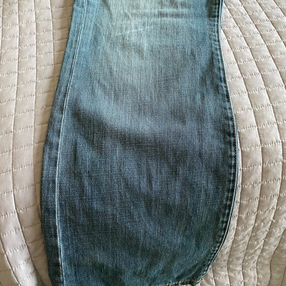 Men’s Express Distressed Kingston Jeans - Picture 3 of 8